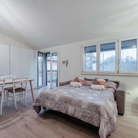 Casa Lugana 19 - Monolocale Con Piscina Direttamente A Lago Sirmione Eksteriør bilde